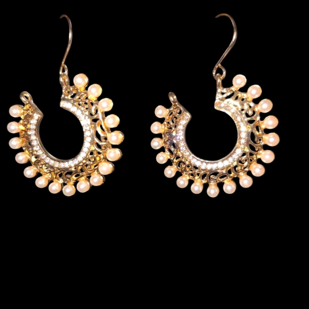 Elegant Gold and Pearl Hoop Earrings